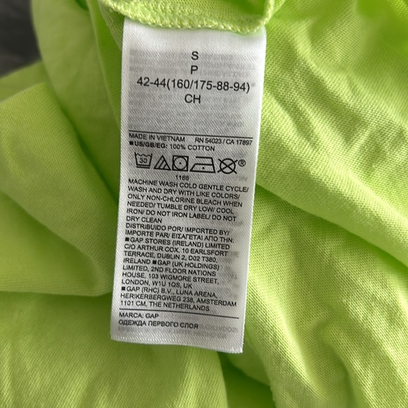 Women’s GAP T-Shirt - Bright Colour! New with Tags - Size Small ☀️ - Picture 4 of 4
